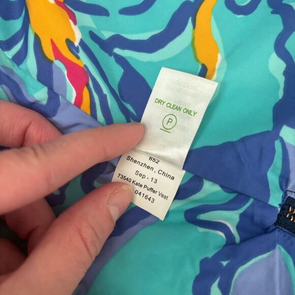 Lilly Pullitzer Women’s Kate Puffer Vest Sz XS Navy Button Down Preppy Coastal - Picture 12 of 12